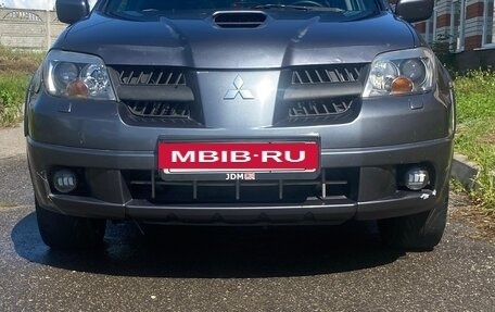 Mitsubishi Outlander III рестайлинг 3, 2006 год, 500 000 рублей, 2 фотография