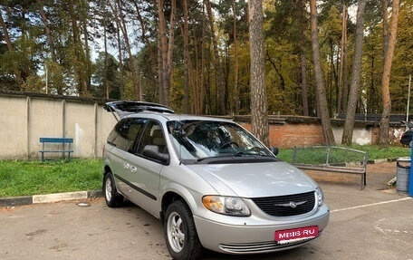Chrysler Voyager IV, 2001 год, 900 000 рублей, 2 фотография
