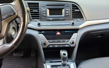 Hyundai Elantra VI рестайлинг, 2018 год, 1 790 000 рублей, 4 фотография