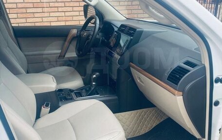 Toyota Land Cruiser Prado 150 рестайлинг 2, 2022 год, 5 900 000 рублей, 5 фотография