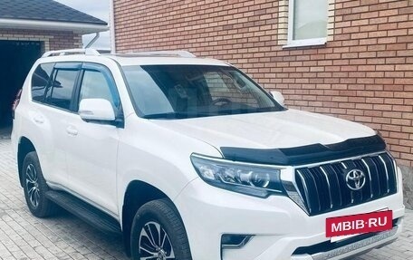 Toyota Land Cruiser Prado 150 рестайлинг 2, 2022 год, 5 900 000 рублей, 2 фотография