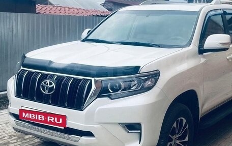 Toyota Land Cruiser Prado 150 рестайлинг 2, 2022 год, 5 900 000 рублей, 4 фотография