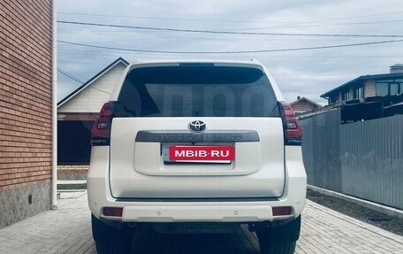 Toyota Land Cruiser Prado 150 рестайлинг 2, 2022 год, 5 900 000 рублей, 9 фотография