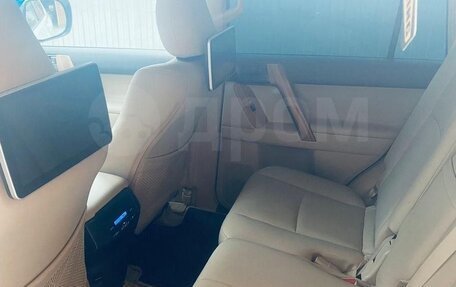 Toyota Land Cruiser Prado 150 рестайлинг 2, 2022 год, 5 900 000 рублей, 11 фотография