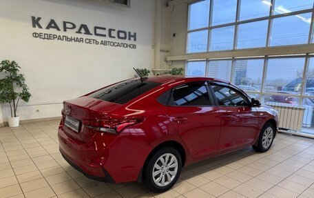 Hyundai Solaris II рестайлинг, 2018 год, 990 000 рублей, 2 фотография