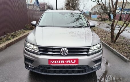 Volkswagen Tiguan II, 2019 год, 2 812 000 рублей, 2 фотография