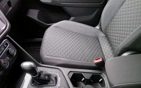 Volkswagen Tiguan II, 2019 год, 2 812 000 рублей, 16 фотография