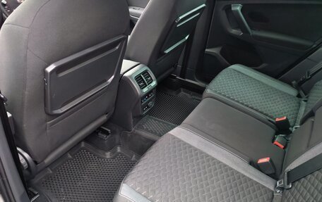 Volkswagen Tiguan II, 2019 год, 2 812 000 рублей, 23 фотография