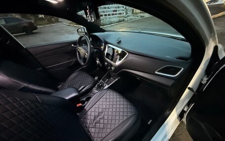 Hyundai Solaris II рестайлинг, 2017 год, 1 350 000 рублей, 5 фотография