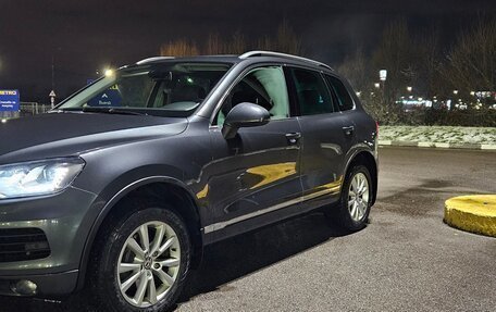 Volkswagen Touareg III, 2013 год, 2 335 000 рублей, 3 фотография