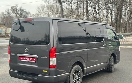 Toyota HiAce H200, 2017 год, 3 399 000 рублей, 3 фотография