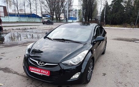 Hyundai Elantra V, 2013 год, 900 000 рублей, 1 фотография