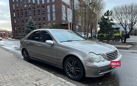 Mercedes-Benz C-Класс, 2004 год, 450 000 рублей, 3 фотография
