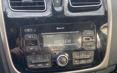 Renault Logan II, 2018 год, 630 000 рублей, 8 фотография