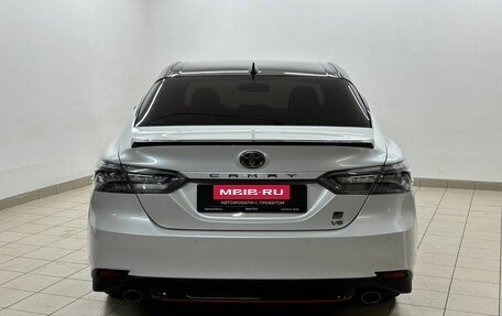 Toyota Camry, 2021 год, 3 880 000 рублей, 5 фотография