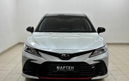 Toyota Camry, 2021 год, 3 880 000 рублей, 2 фотография