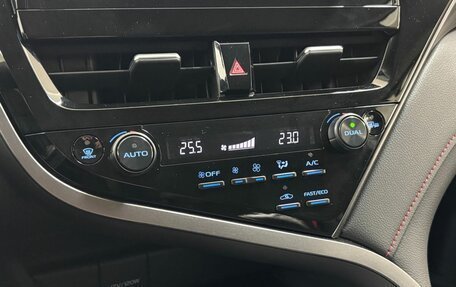 Toyota Camry, 2021 год, 3 880 000 рублей, 15 фотография