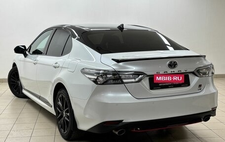 Toyota Camry, 2021 год, 3 880 000 рублей, 6 фотография