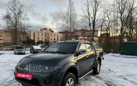 Mitsubishi L200 IV рестайлинг, 2014 год, 2 200 000 рублей, 2 фотография