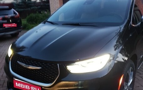 Chrysler Pacifica (RU), 2022 год, 6 900 000 рублей, 25 фотография