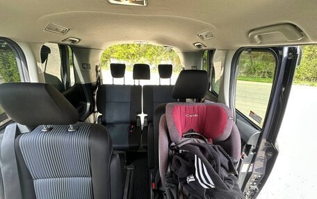 Toyota Noah III, 2014 год, 1 750 000 рублей, 6 фотография