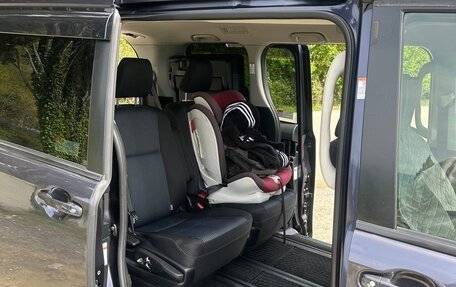 Toyota Noah III, 2014 год, 1 750 000 рублей, 4 фотография