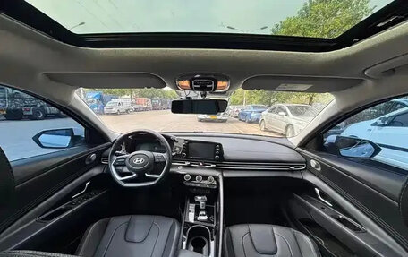 Hyundai Elantra, 2025 год, 1 800 000 рублей, 7 фотография