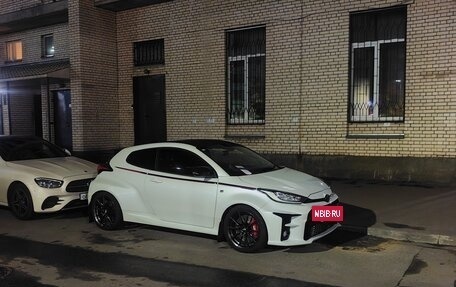 Toyota Yaris, 2021 год, 3 600 000 рублей, 5 фотография