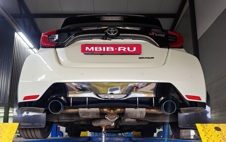 Toyota Yaris, 2021 год, 3 600 000 рублей, 10 фотография