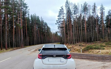 Toyota Yaris, 2021 год, 3 600 000 рублей, 9 фотография