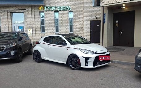 Toyota Yaris, 2021 год, 3 600 000 рублей, 13 фотография