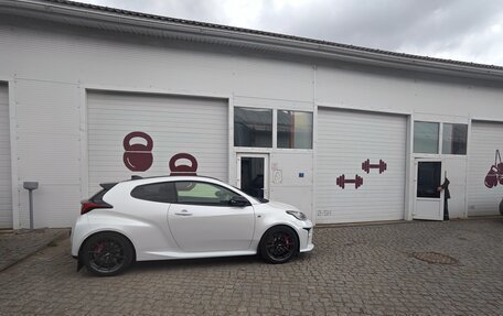 Toyota Yaris, 2021 год, 3 600 000 рублей, 22 фотография