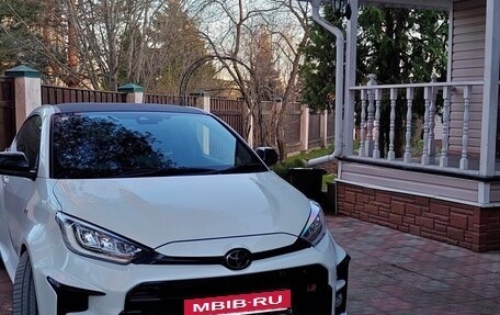 Toyota Yaris, 2021 год, 3 600 000 рублей, 23 фотография