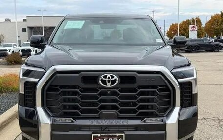 Toyota Tundra, 2022 год, 7 390 000 рублей, 2 фотография