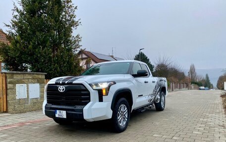 Toyota Tundra, 2022 год, 7 970 000 рублей, 3 фотография