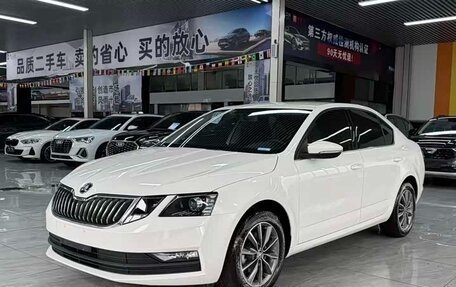 Skoda Octavia, 2022 год, 1 700 000 рублей, 1 фотография