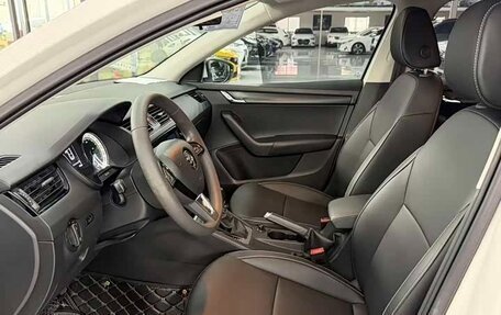 Skoda Octavia, 2022 год, 1 700 000 рублей, 5 фотография