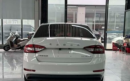 Skoda Octavia, 2022 год, 1 700 000 рублей, 4 фотография