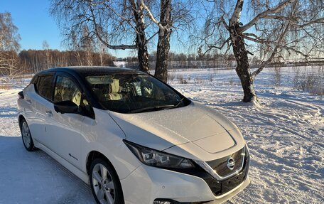 Nissan Leaf II, 2019 год, 1 820 000 рублей, 5 фотография