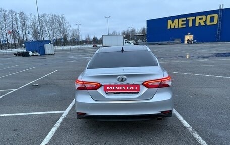 Toyota Camry, 2019 год, 2 390 000 рублей, 4 фотография