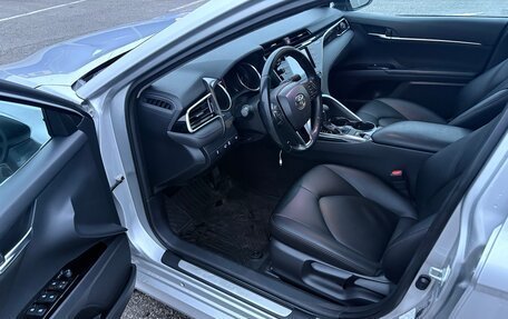 Toyota Camry, 2019 год, 2 390 000 рублей, 10 фотография