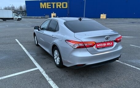 Toyota Camry, 2019 год, 2 390 000 рублей, 5 фотография