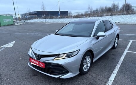 Toyota Camry, 2019 год, 2 390 000 рублей, 6 фотография