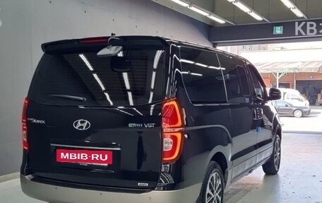 Hyundai Grand Starex Grand Starex I рестайлинг 2, 2020 год, 2 790 111 рублей, 2 фотография