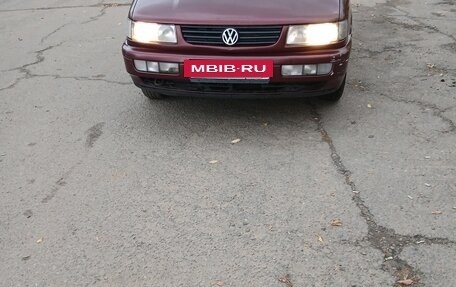 Volkswagen Passat B4, 1993 год, 270 000 рублей, 2 фотография