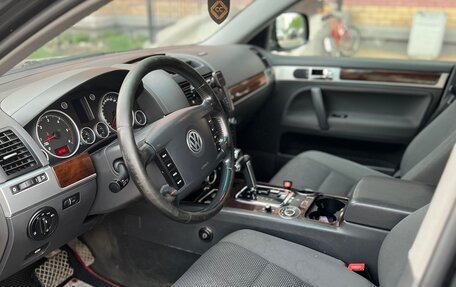 Volkswagen Touareg III, 2006 год, 800 000 рублей, 10 фотография
