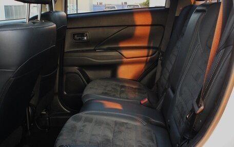 Mitsubishi Outlander III рестайлинг 3, 2021 год, 2 050 000 рублей, 12 фотография