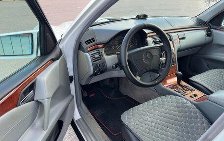 Mercedes-Benz E-Класс, 1998 год, 497 000 рублей, 15 фотография