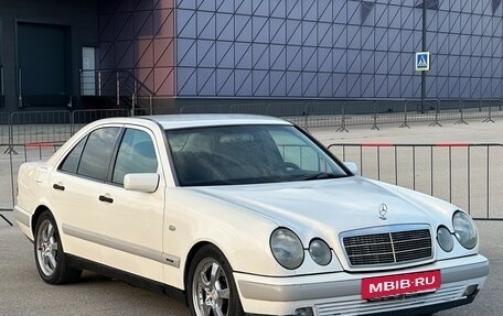 Mercedes-Benz E-Класс, 1998 год, 497 000 рублей, 3 фотография