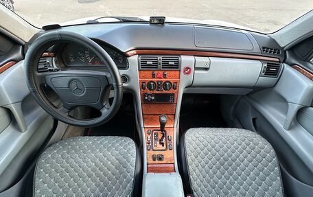 Mercedes-Benz E-Класс, 1998 год, 497 000 рублей, 19 фотография